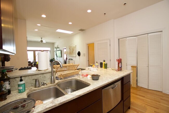 Foto del edificio - 530-1530 W Huron St
