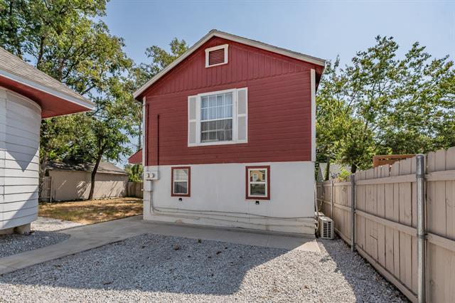Building Photo - 1208 N Sylvania Ave