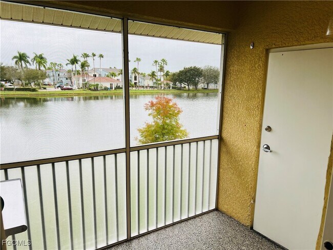 Foto del edificio - 8312 Bernwood Cove Loop