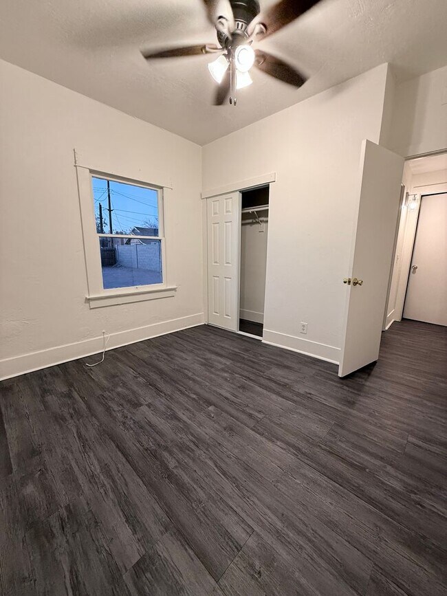 Foto del edificio - 1216 E Pierce St
