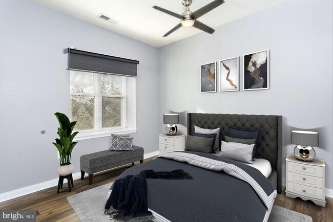 Building Photo - 301 W Franklin St