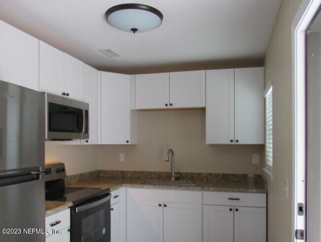 Foto del edificio - 324 Hilltop Dr