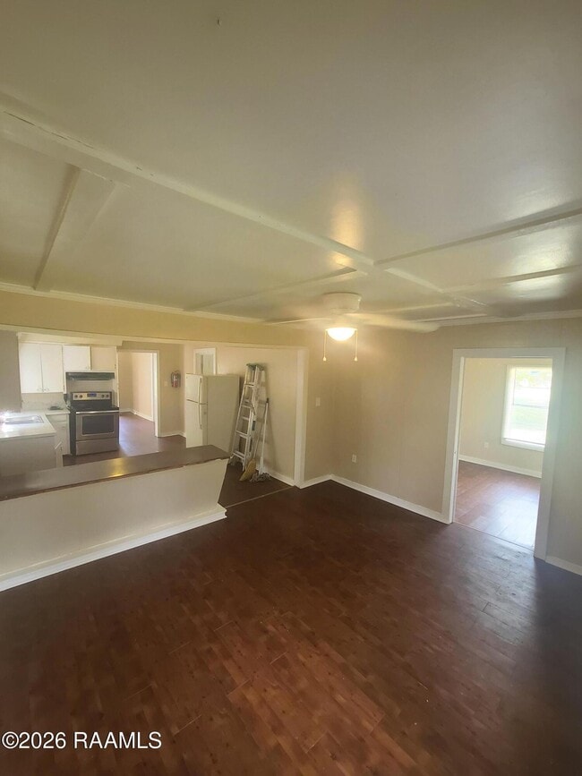 Foto del edificio - 1032 N Railroad Ave