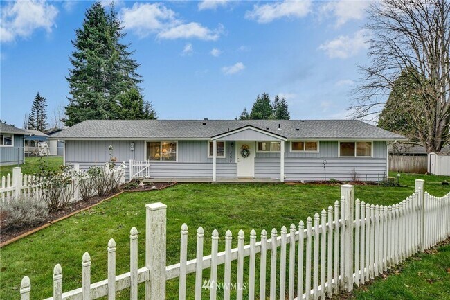 Foto del edificio - CLICK "REQUEST A TOUR" NOW!