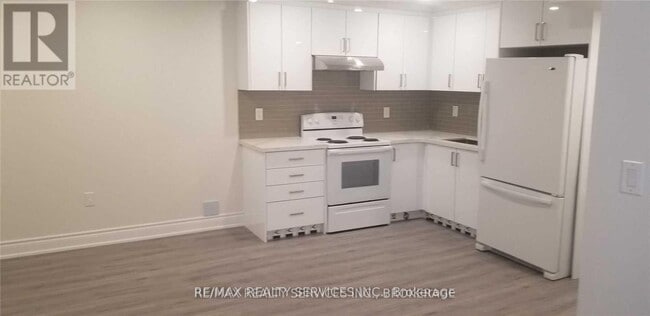 Building Photo - 16 Lady Evelyn Cres