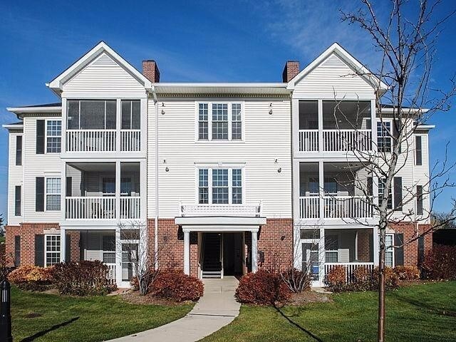 Building Photo - 1076 Summerfield Glen
