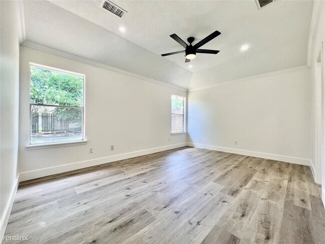 Building Photo - 3 br, 2 bath House - 4615 Pleasant Trl