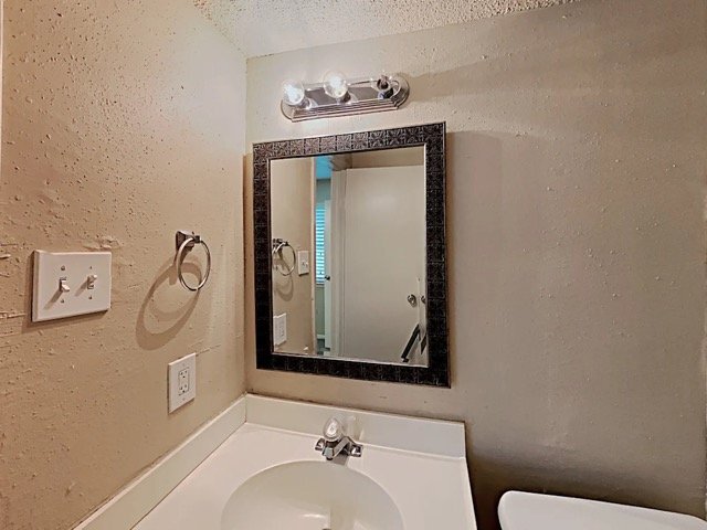 Building Photo - 2606 Elm Hollow St