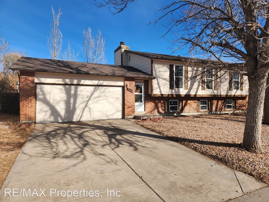 4 br, 1.5 bath House 354 Saddlemountain House Rental in Colorado