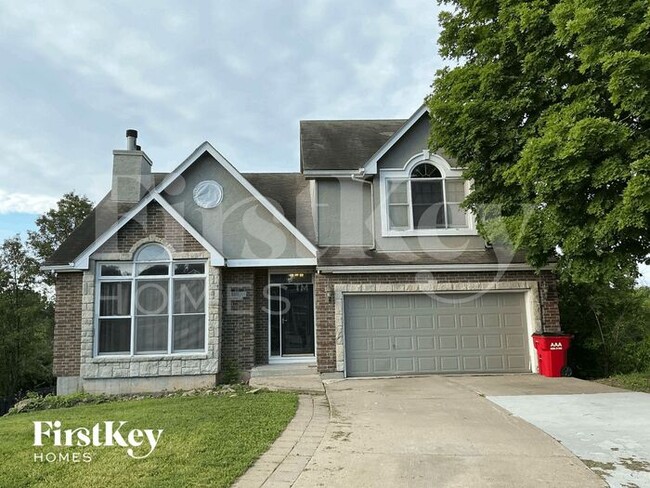 Building Photo - 1824 SW Pinecreek Ct