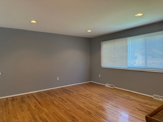 Building Photo - 3912 Brookridge Dr