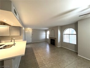 Building Photo - 7570 W Flamingo Rd