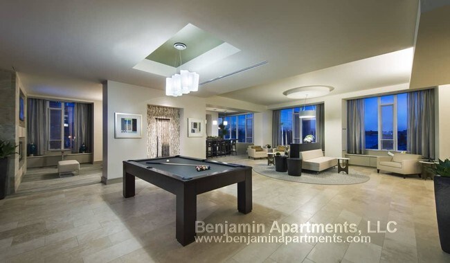 Foto del edificio - 100 Pier Four Blvd