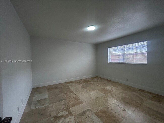 Foto del edificio - 916 SW 10th St