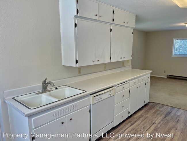 Building Photo - 2 br, 1 bath House - 16001 N Suncrest Dr