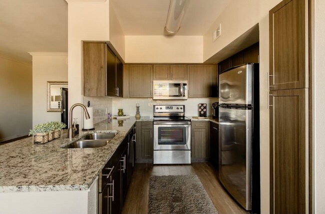 Foto del edificio - 2425 Taylor St