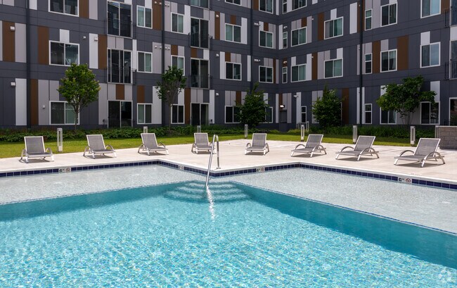 Piscina Sunrise - Center West