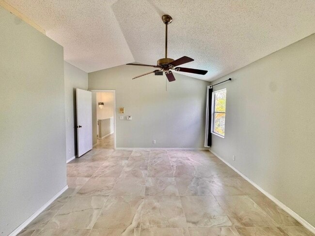 Building Photo - 2698 Linkside Dr