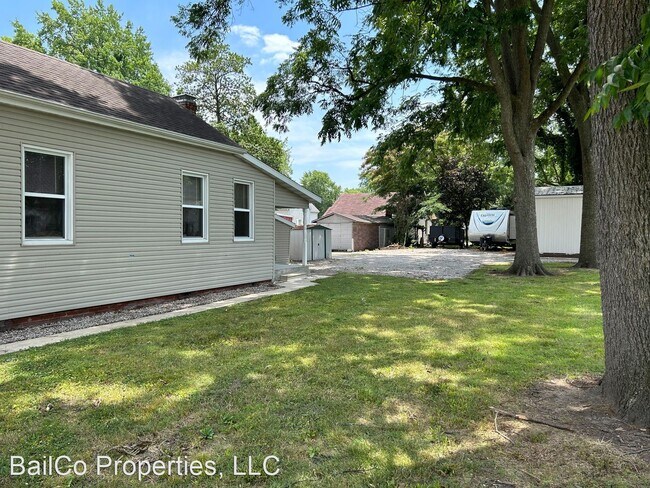 Building Photo - 1 br, 1 bath House - 206 East State St 206...