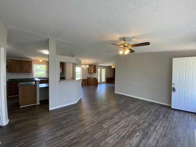 Foto del edificio - Four Bedroom In the Country