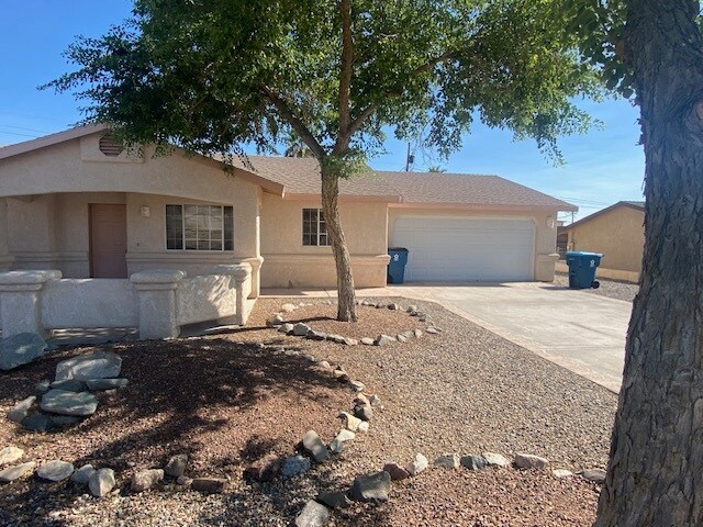 Primary Photo - 3166 Palo Verde Blvd N