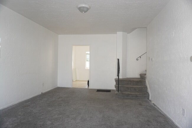 Building Photo - 2224 Virginia Ave