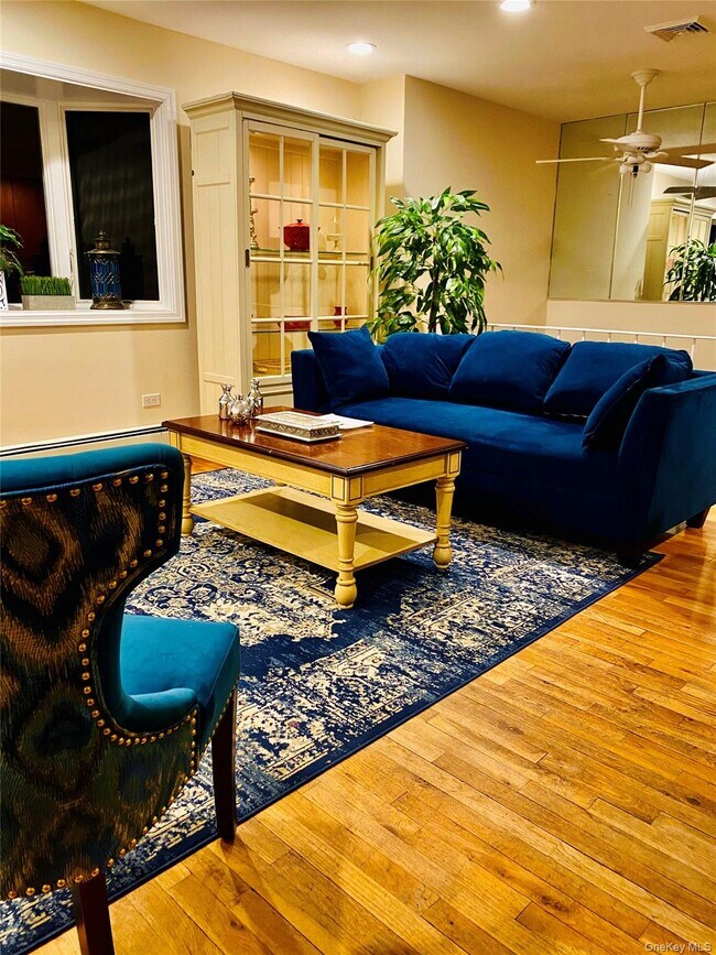 Foto del edificio - 1362 Hummel Ave