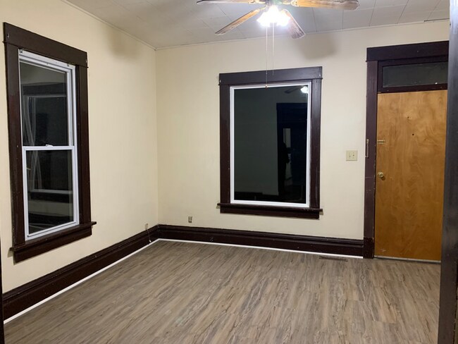 Foto del edificio - 850 W Elm St