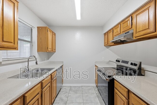Building Photo - 711 Penn Pl