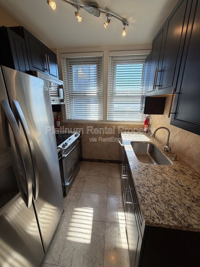 Building Photo - 20 Marietta St NW