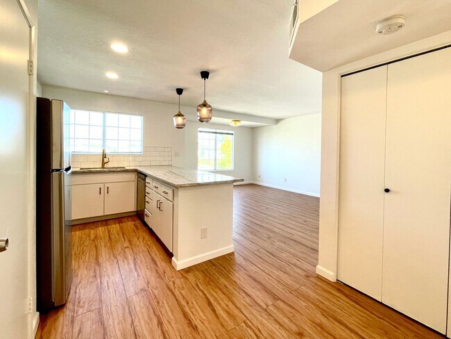 Foto del edificio - **** $1000 Off first months rent if you move in by the end of February**** Newly Remodeled Apartm...