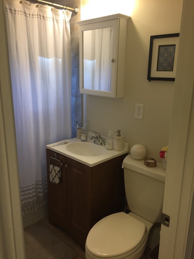 61 Jerome St Unit 1, Medford, MA 02155 Room for Rent in Medford, MA