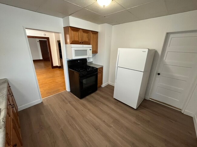 Building Photo - 510 Mather St