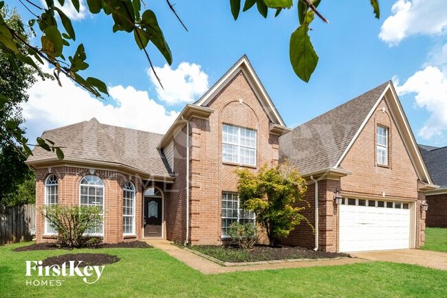 Building Photo - 10166 Green Moss Dr N