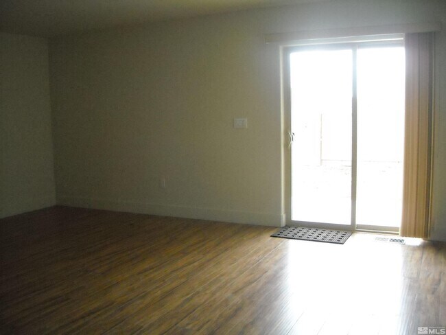 Building Photo - 532 Cicada St