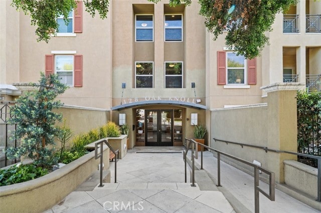 Primary Photo - 128 N Oak Knoll Ave