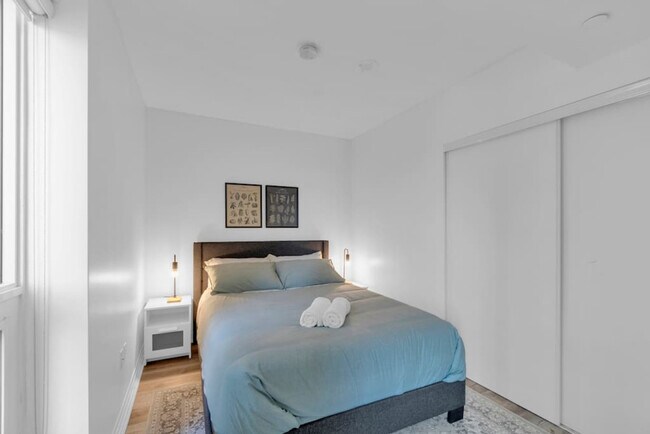 Building Photo - 192 Dundas St E