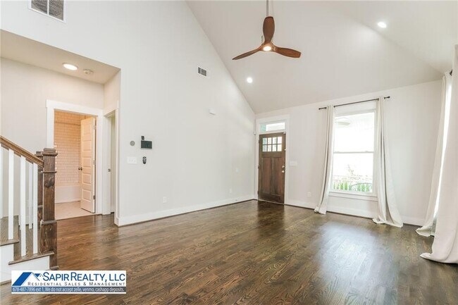 Foto del edificio - 802 Lowndes St SW