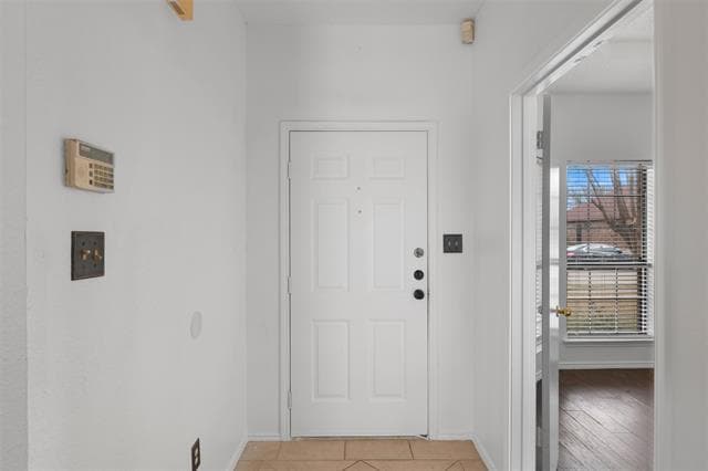 Foto del edificio - 5205 Wood Creek Ln