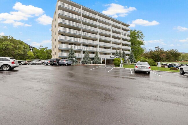 Foto del edificio - 900 Saturn Dr