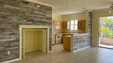 Building Photo - 274 River Bluff Ln
