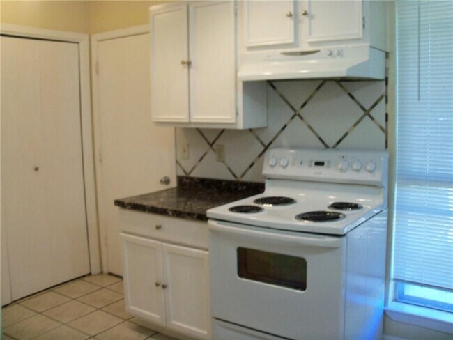 Building Photo - 1501 Ransom St