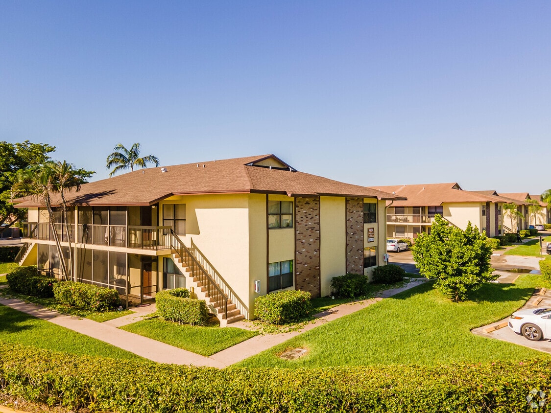Winding Lake at Welleby Apartments in Sunrise, FL