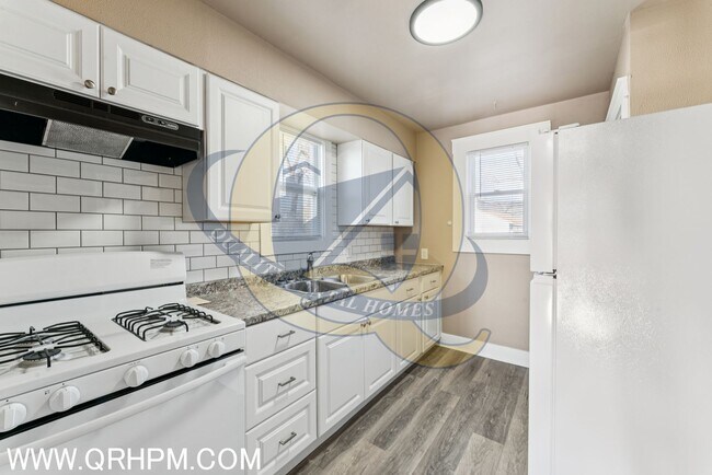 Foto del edificio - Available Now in Burton!!!