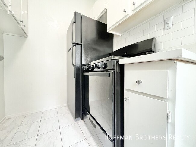 Foto del edificio - 1801 N Kingsley Dr