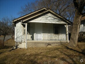 Building Photo - 4000 E 69 Terrace