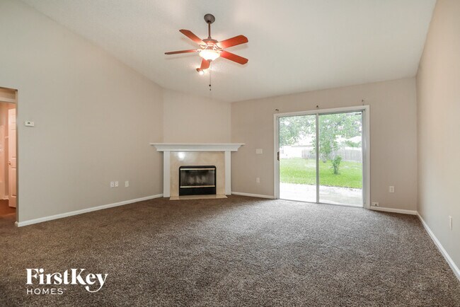 Building Photo - 1220 MacLaren St