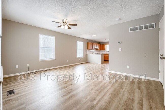 Foto del edificio - 2310-2312 Monroe Ave
