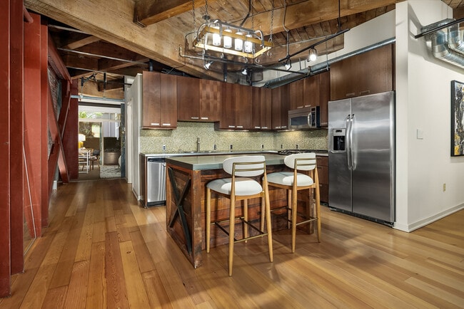 Building Photo - 1408 12th Ave