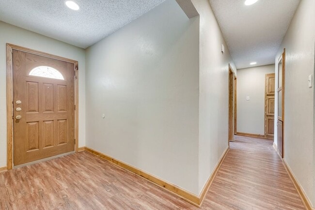 Entry - 448 Park Center Blvd